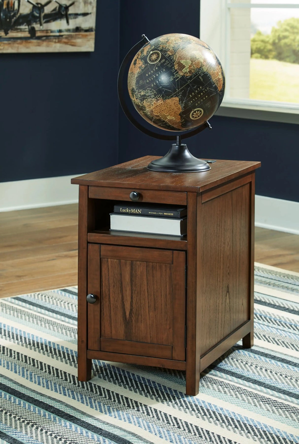 Treytown - Chair Side End Table - Best Buy Furniture