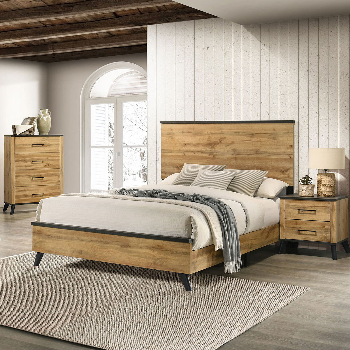 Georgina - Panel Bed
