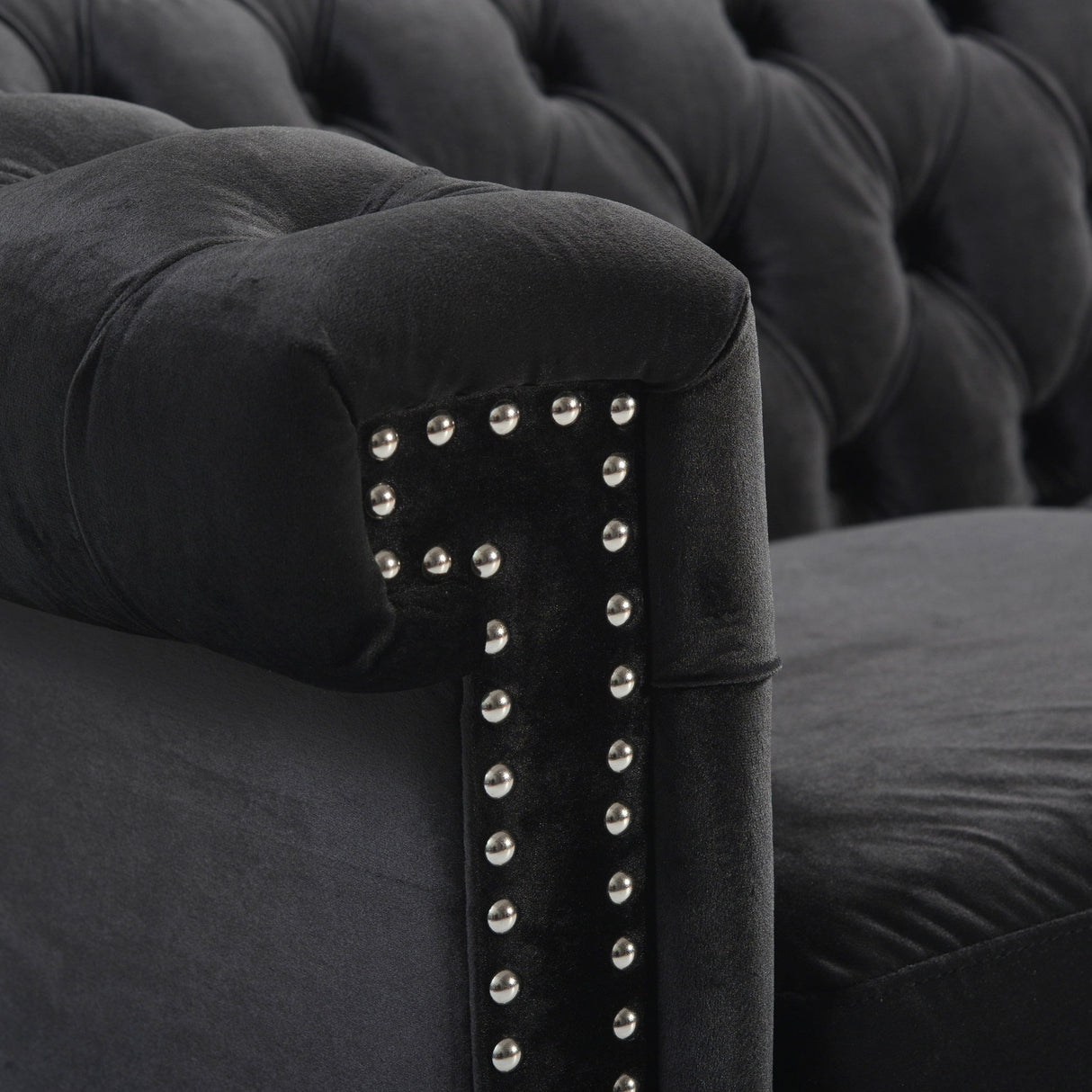 Chesterfield Style 3 Seater Sofa With Deep Button Tufting