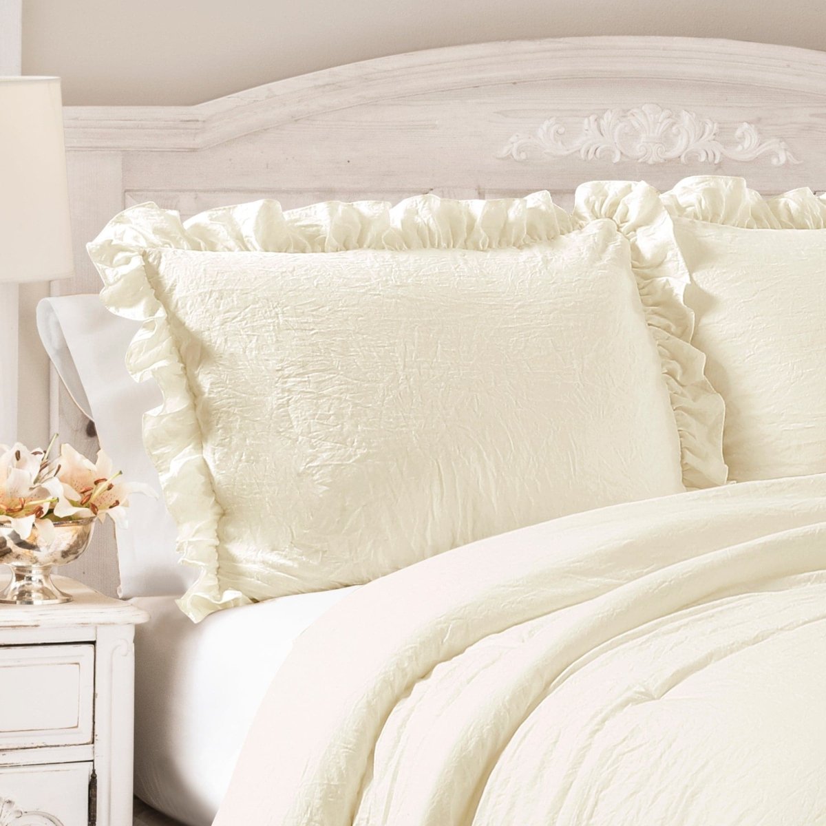 Reyna Comforter Set