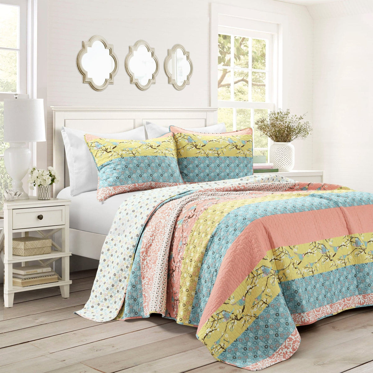 LushDecor Royal Empire Quilt Set in Coral_Blue