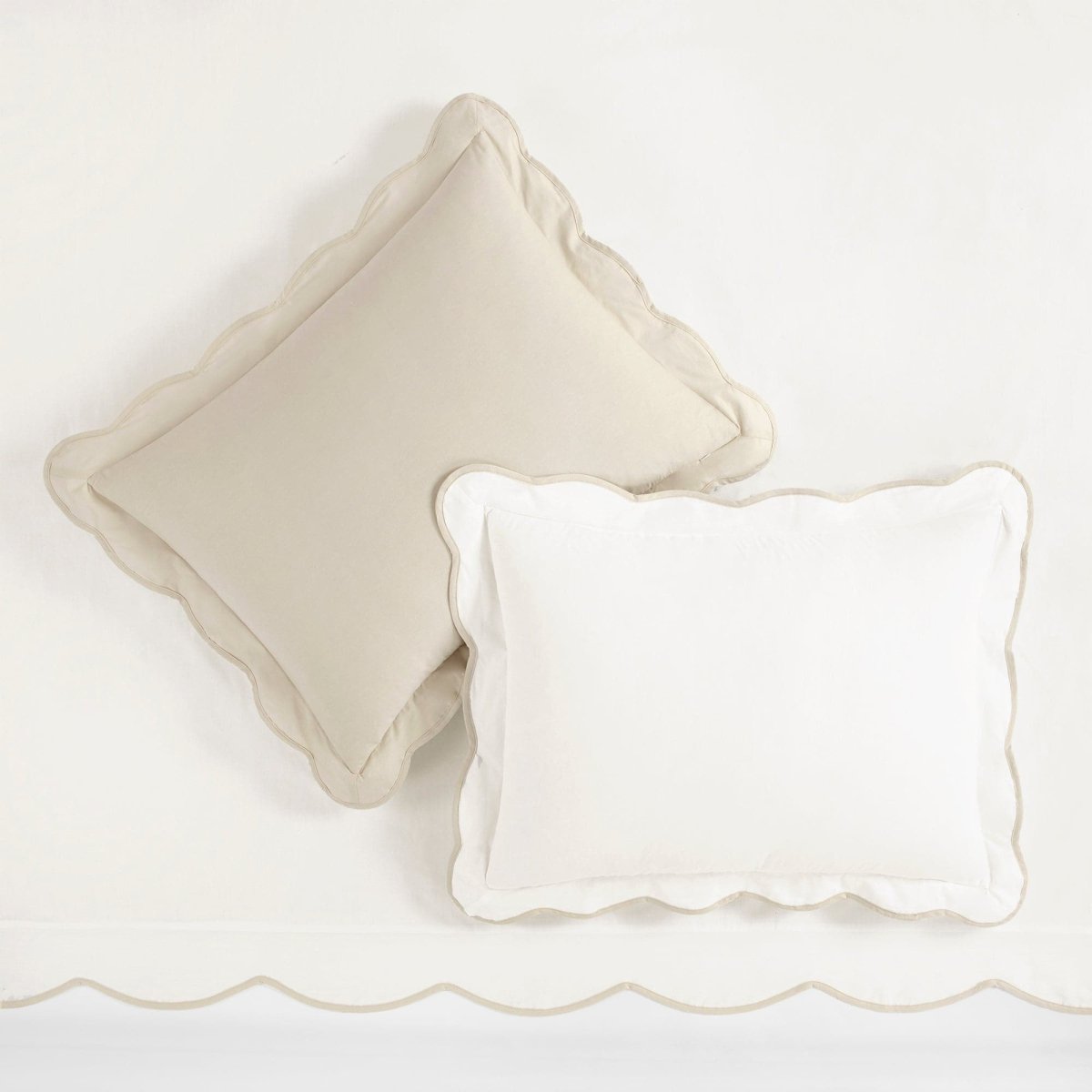 LushDecor Coastal Chic Scalloped Edge 100% Cotton Reversible Duvet Cover Set - view 7
