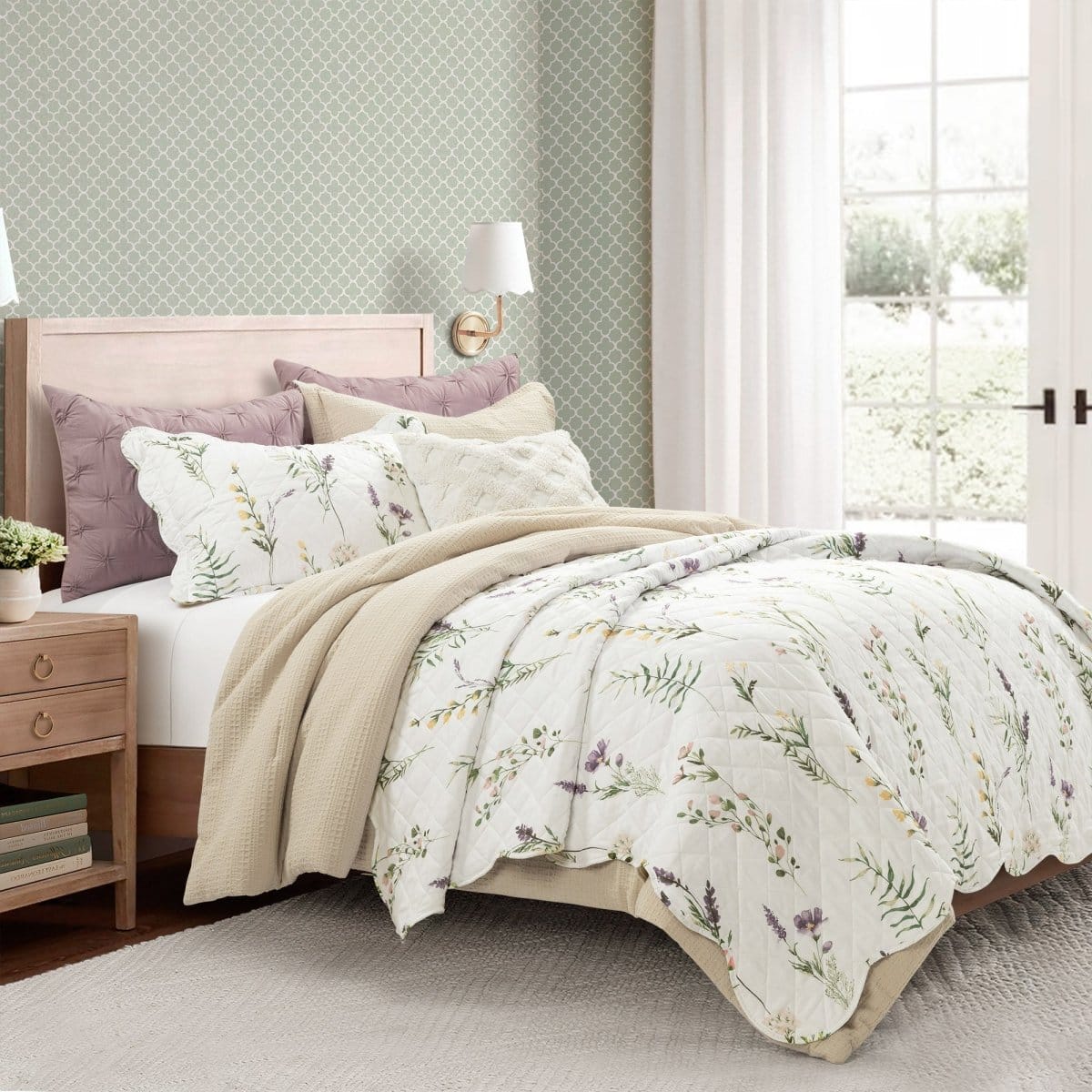 LushDecor Watercolor Wildflower Scallop Edge Floral 3 Piece Quilt Set