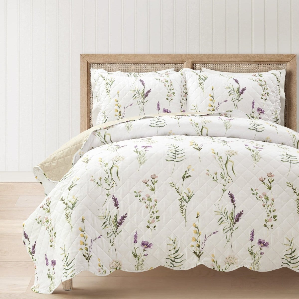 LushDecor Watercolor Wildflower Scallop Edge Floral 3 Piece Quilt Set in Neutral_Multi