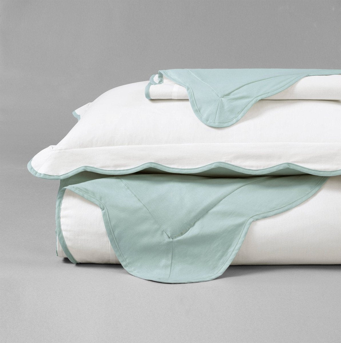 LushDecor Coastal Chic Scalloped Edge 100% Cotton Reversible Duvet Cover Set - view 13