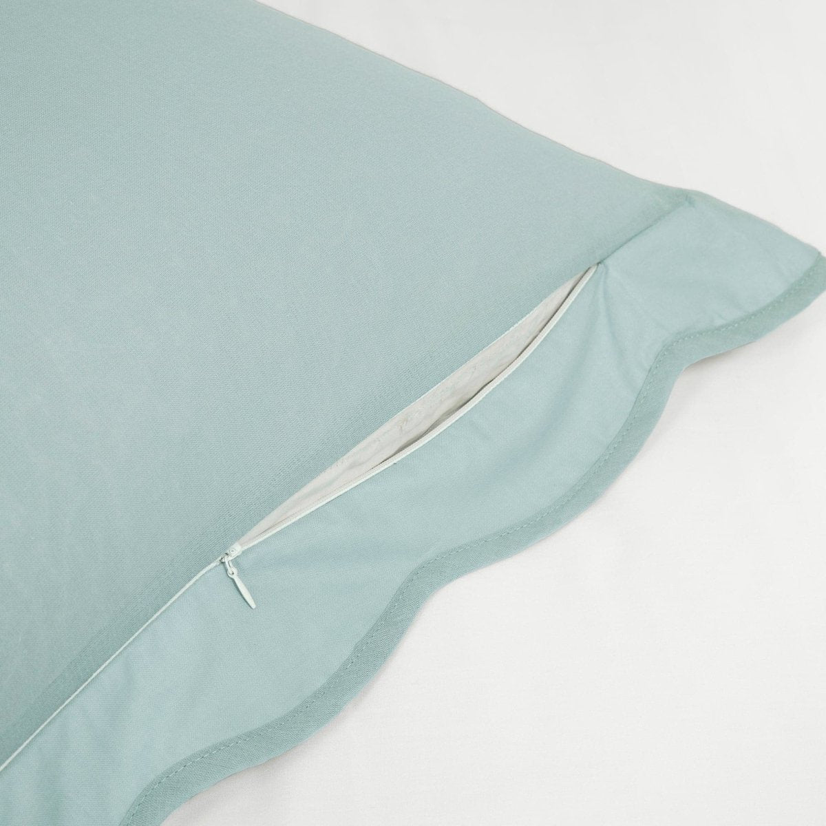 LushDecor Coastal Chic Scalloped Edge 100% Cotton Reversible Duvet Cover Set - view 15