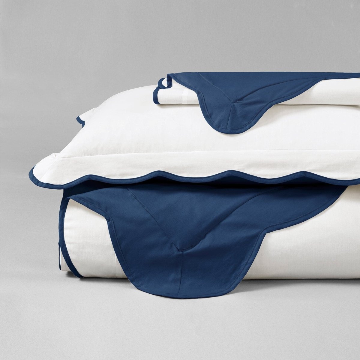 LushDecor Coastal Chic Scalloped Edge 100% Cotton Reversible Duvet Cover Set - view 18
