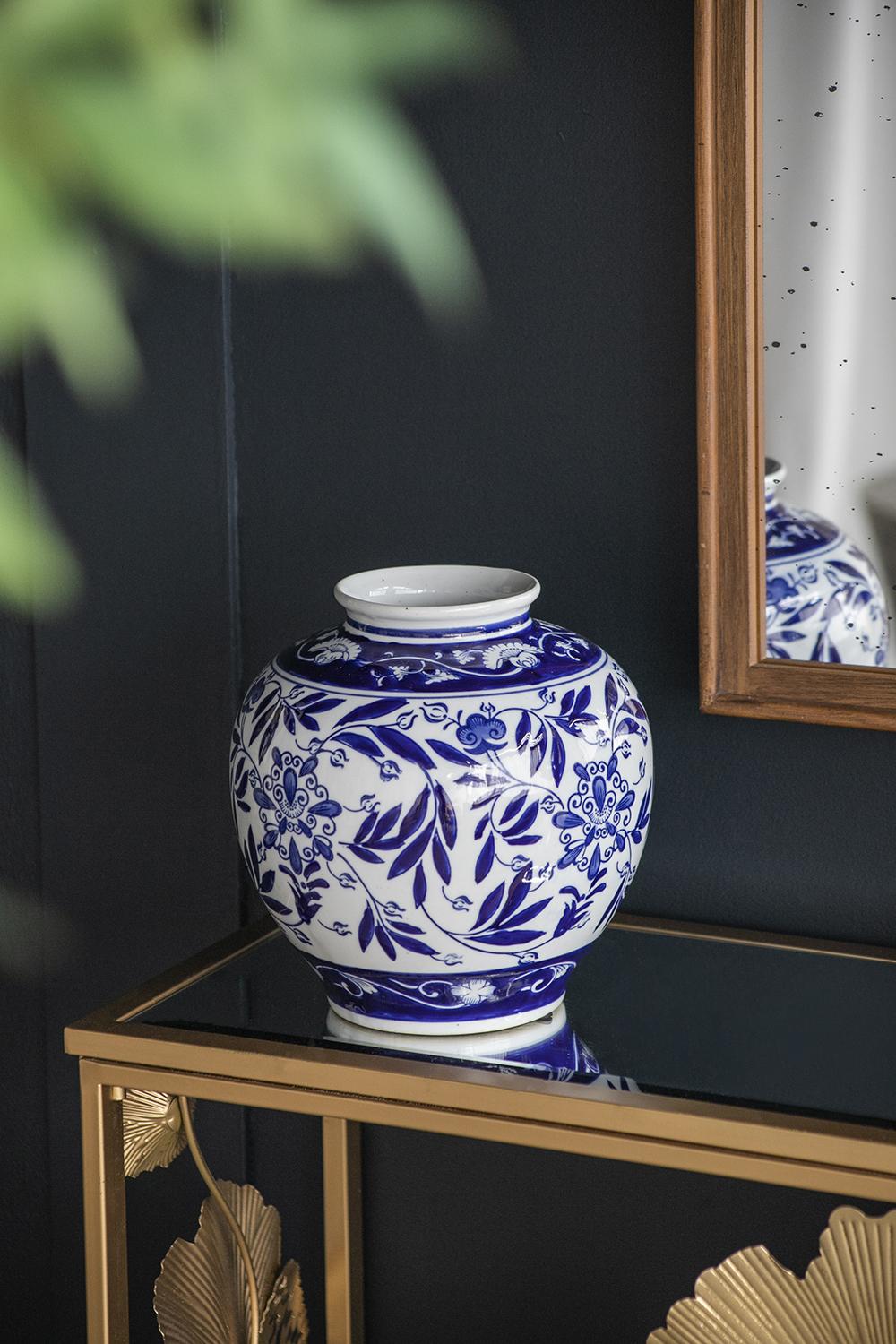8.5x8.5x9" Porcelain Decorative Flower Vase
