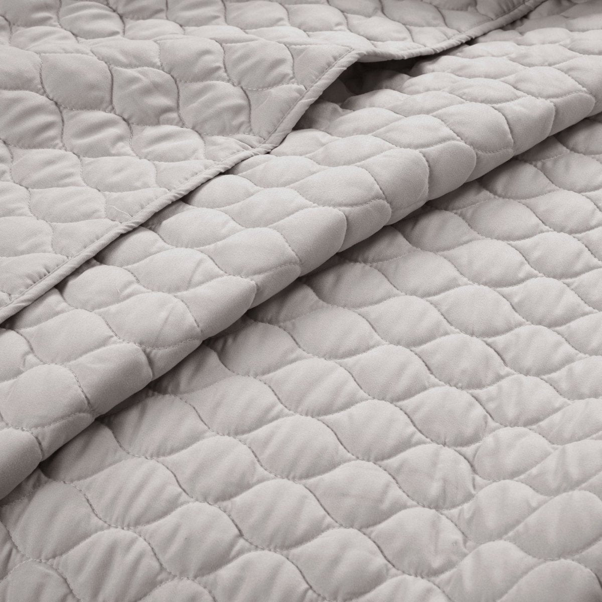 LushDecor Ella Ruffle Lace 3 Piece Quilt Set - view 2