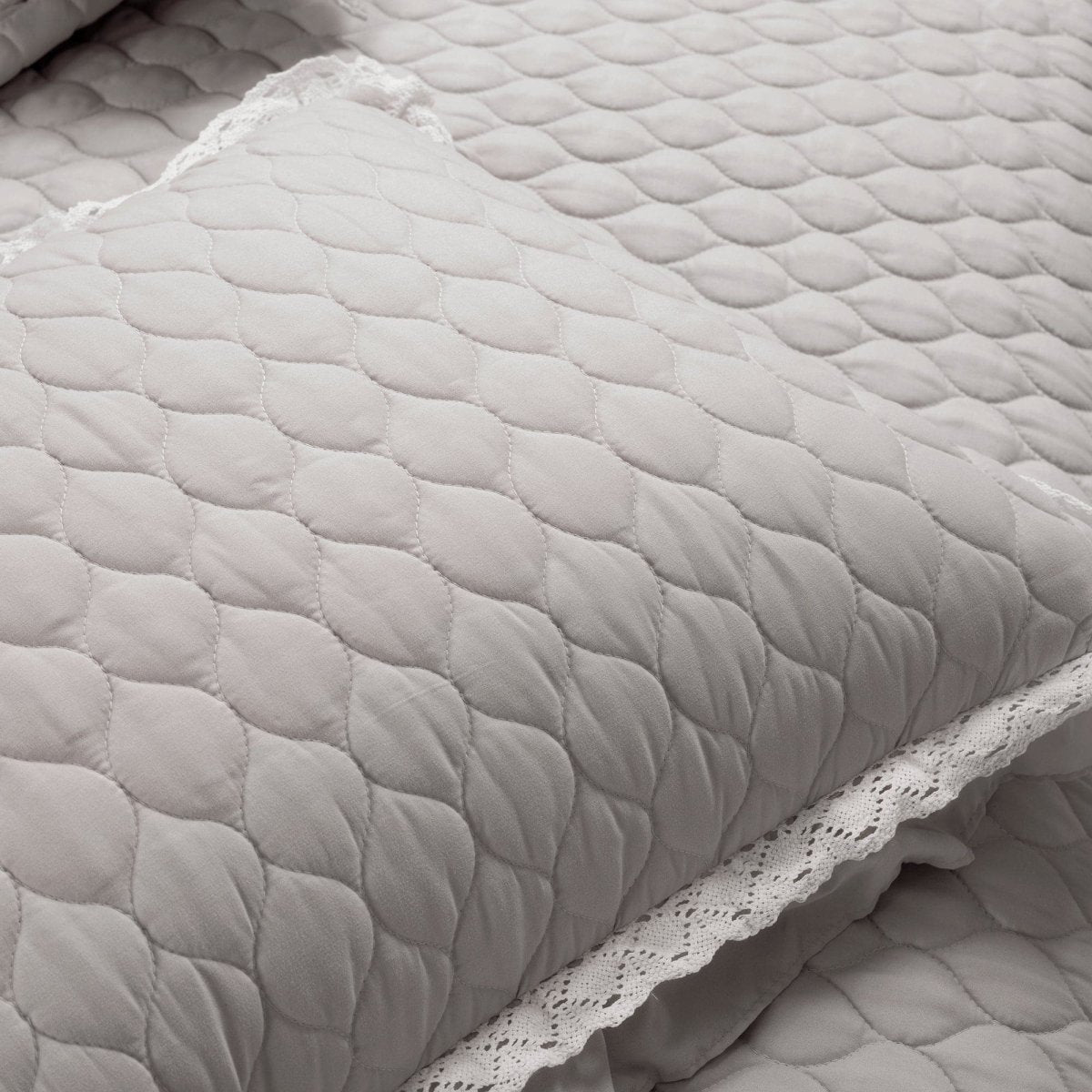 LushDecor Ella Ruffle Lace 3 Piece Quilt Set - view 10