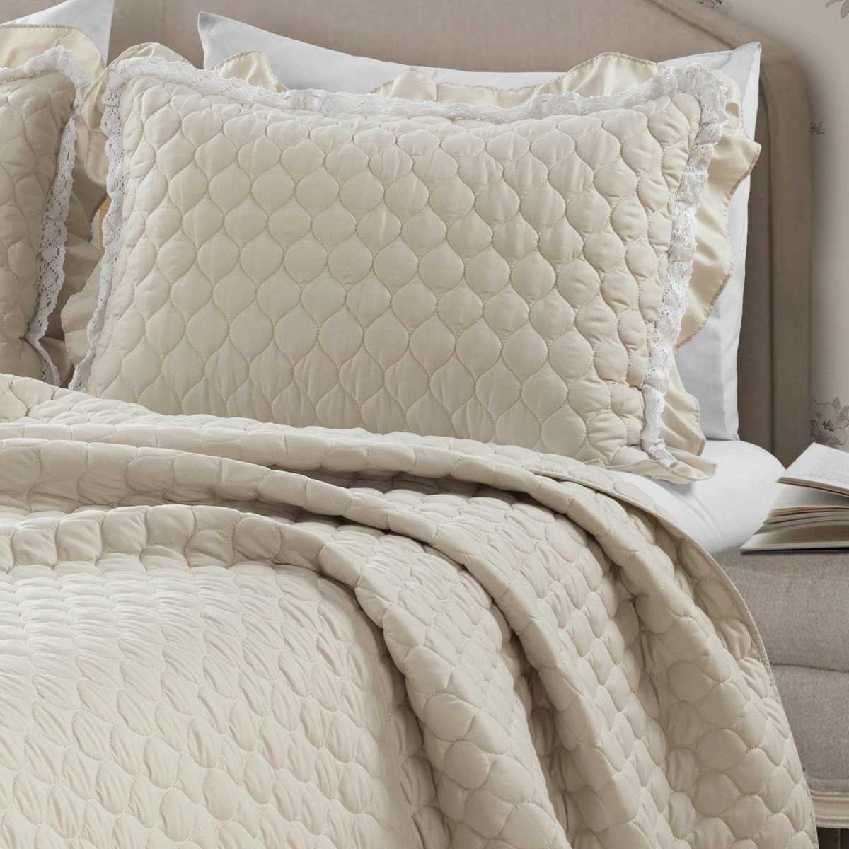 LushDecor Ella Ruffle Lace 3 Piece Quilt Set - view 3