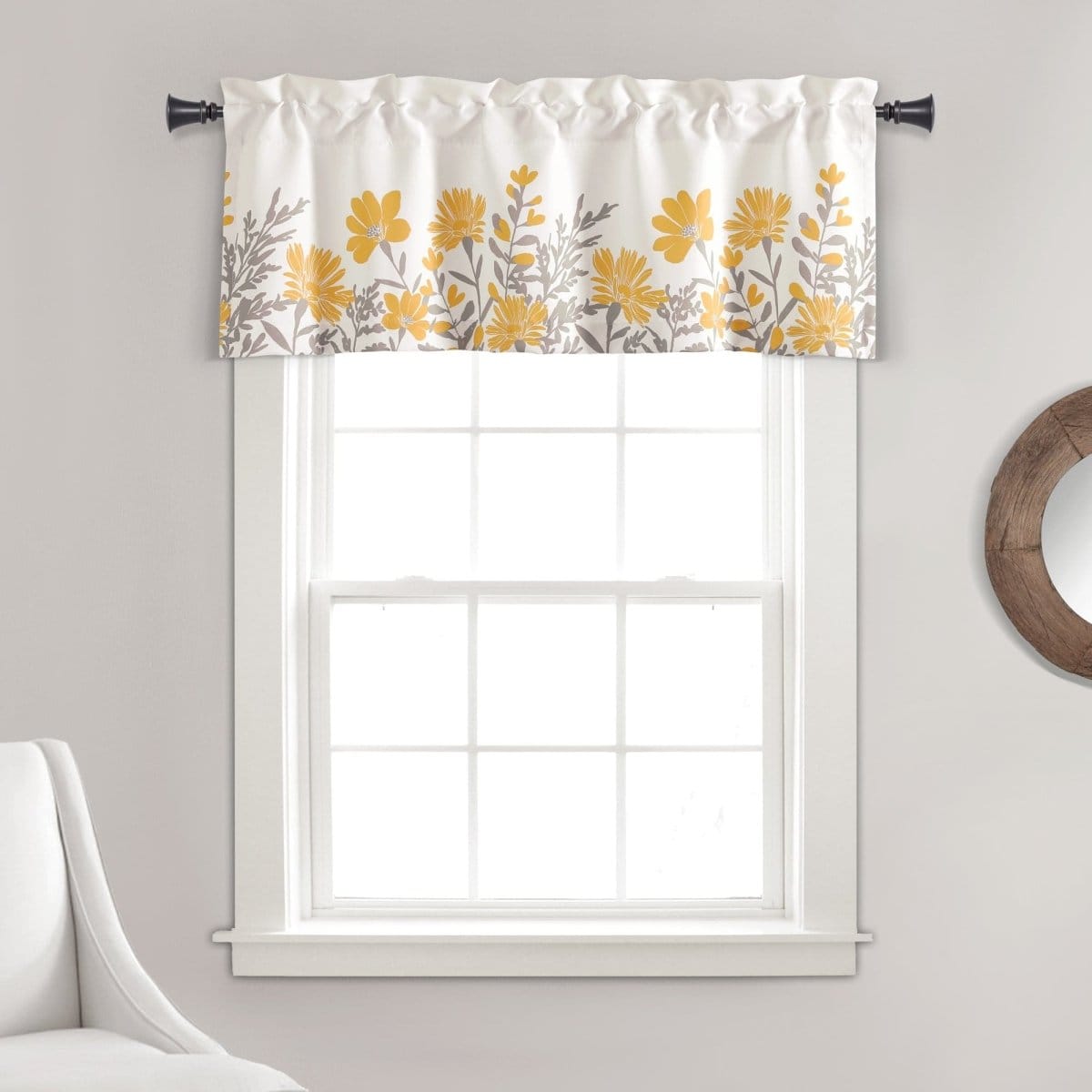 Aprile Valance