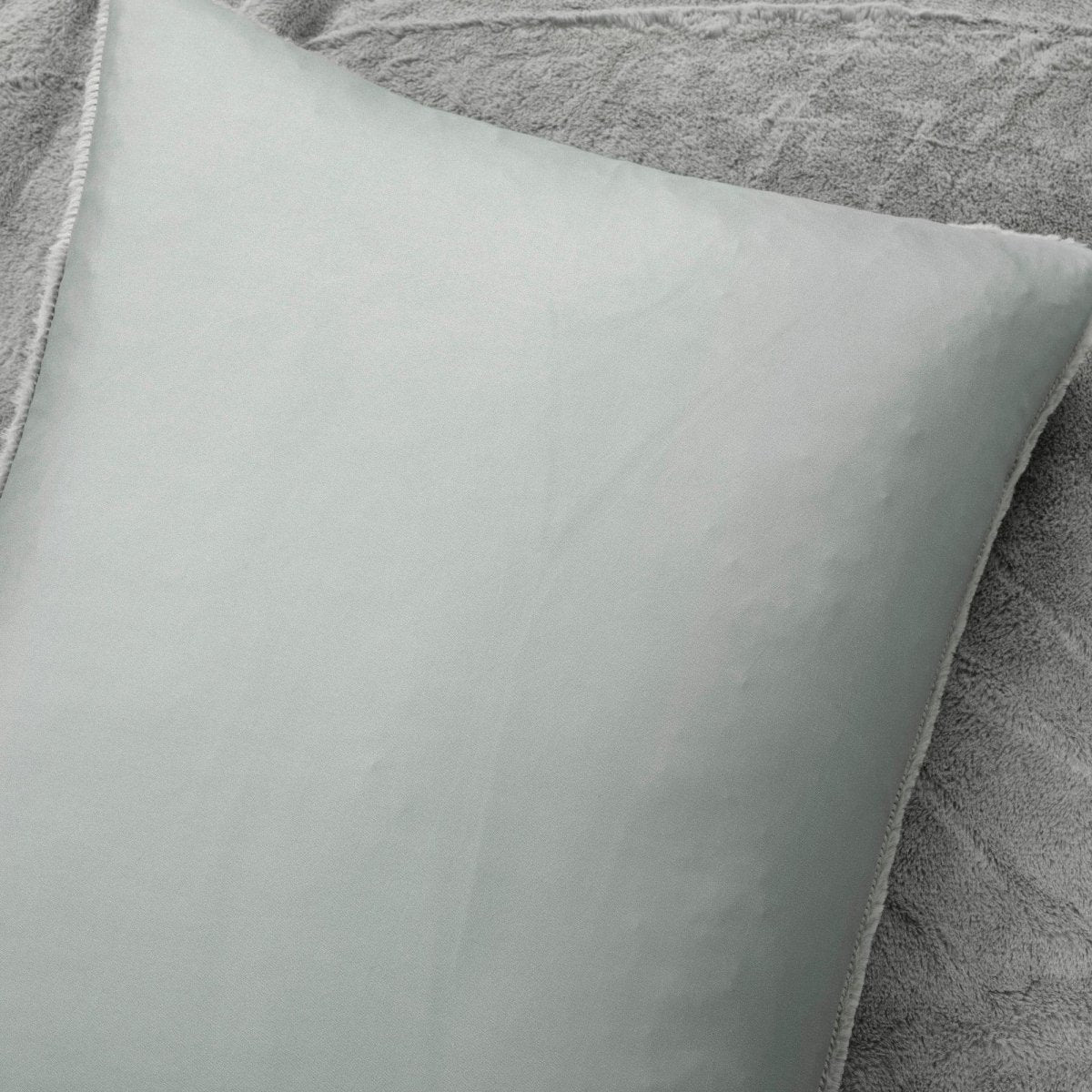 LushDecor Modern Solid Ultra Soft Faux Fur Comforter Bed In A Bag - view 11