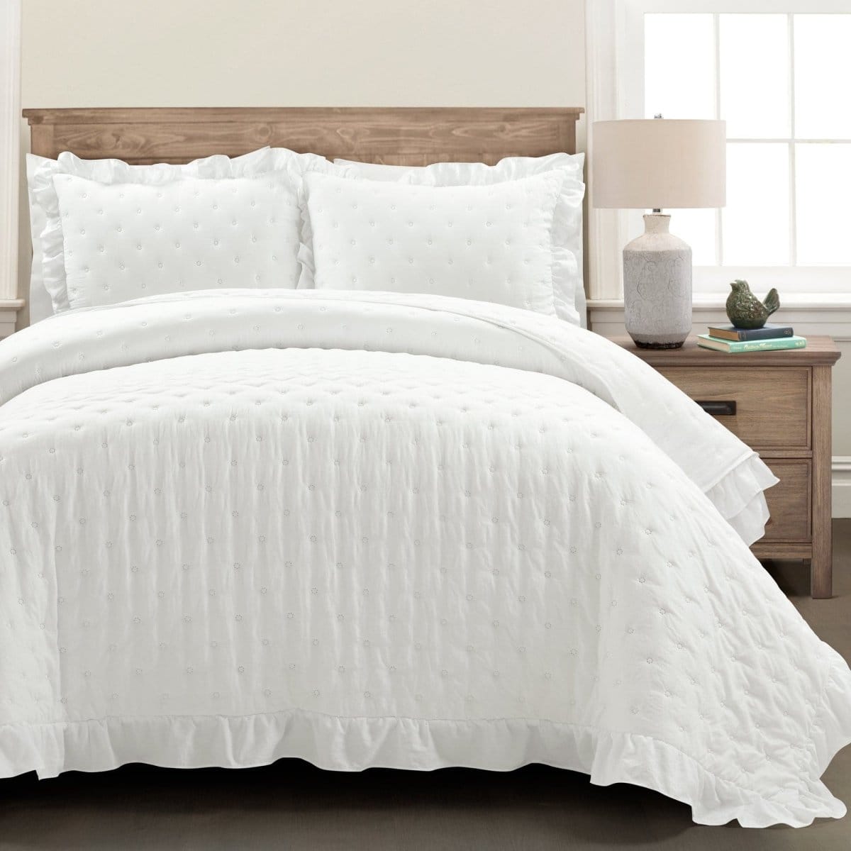 LushDecor Reyna Ruffle Reversible Oversized 3 Piece Quilt Set in White