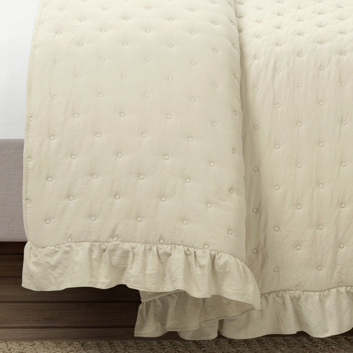 LushDecor Reyna Ruffle Reversible Oversized 3 Piece Quilt Set - view 9