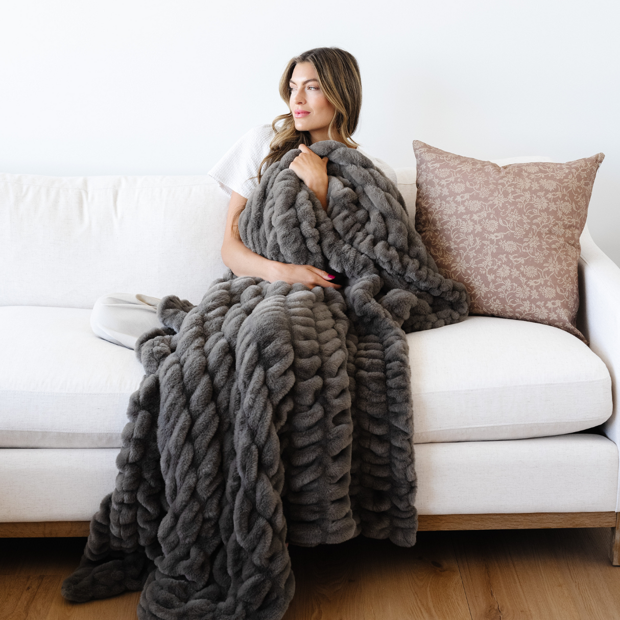 Double Ruched Faux Fur Throw Blankets