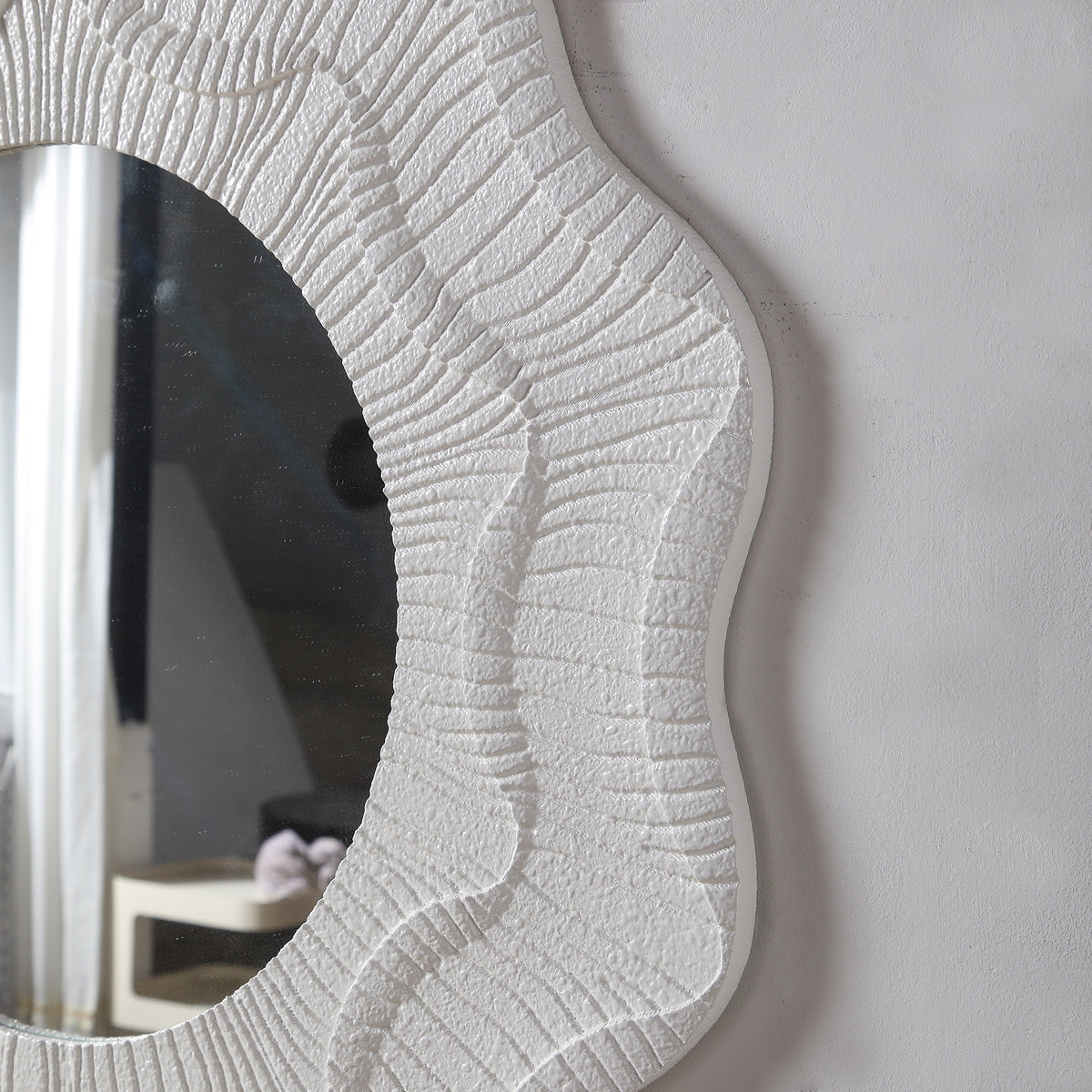 31.5 Inch Wavy Flower Wall Mirror