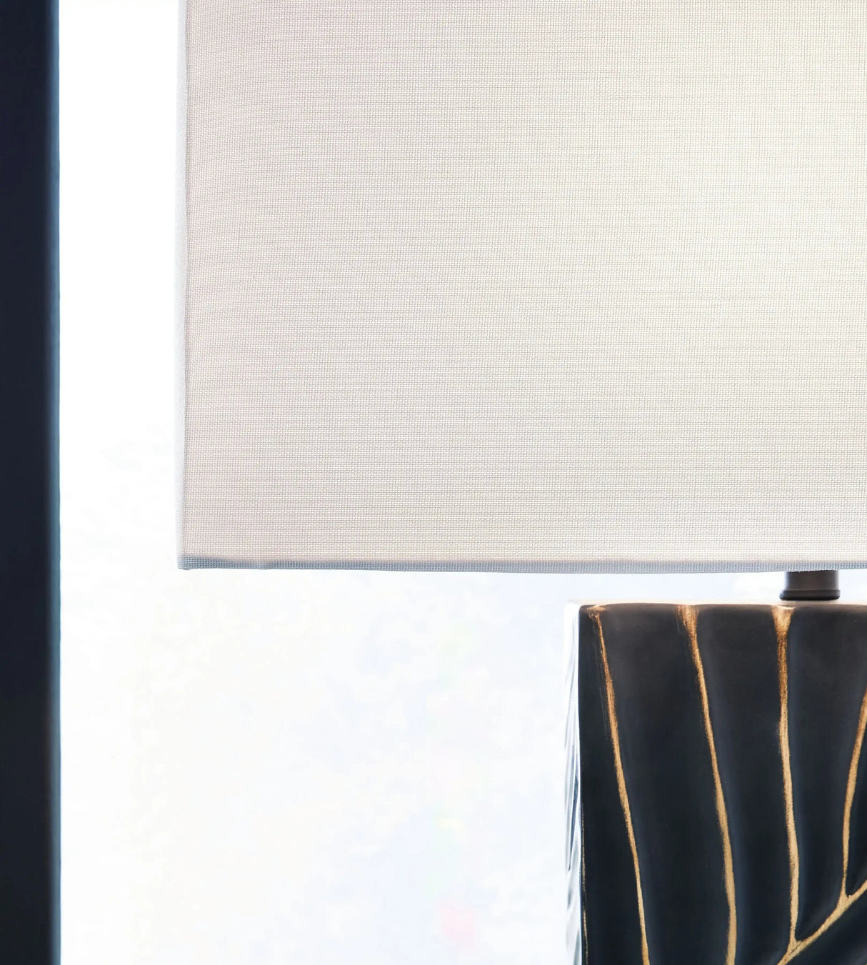 Bartlen - Poly Table Lamp - Black / Gold Finish - Best Buy Furniture