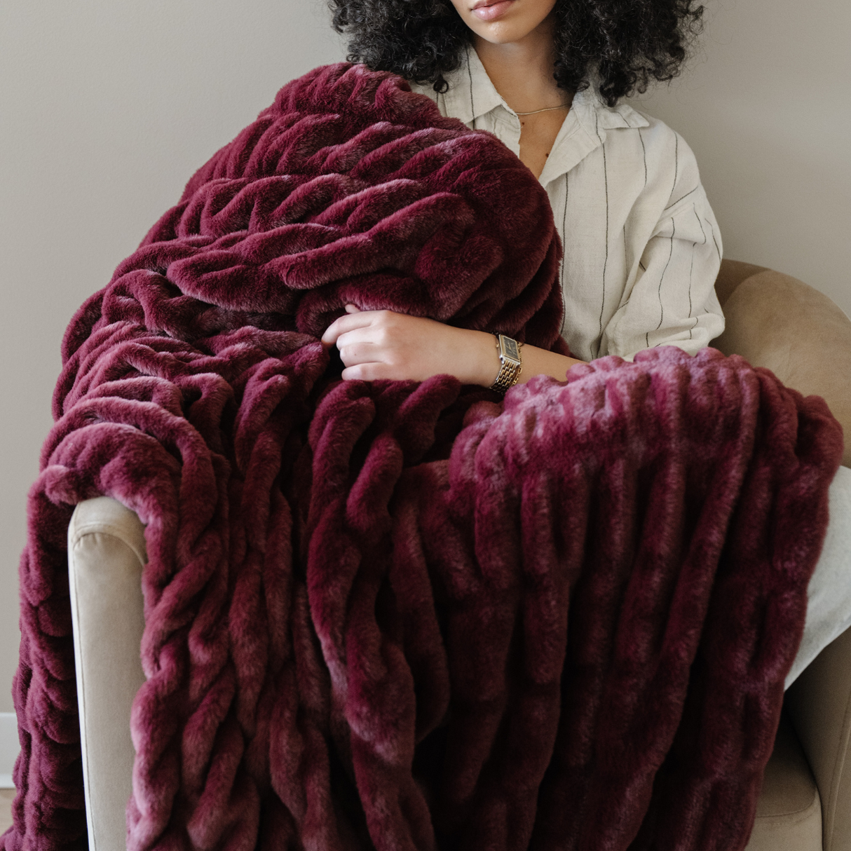 Double Ruched Faux Fur Throw Blankets