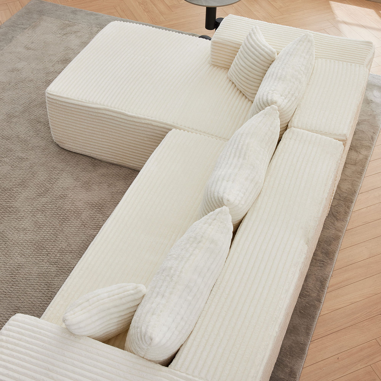 Modular Sofa With Square Legs