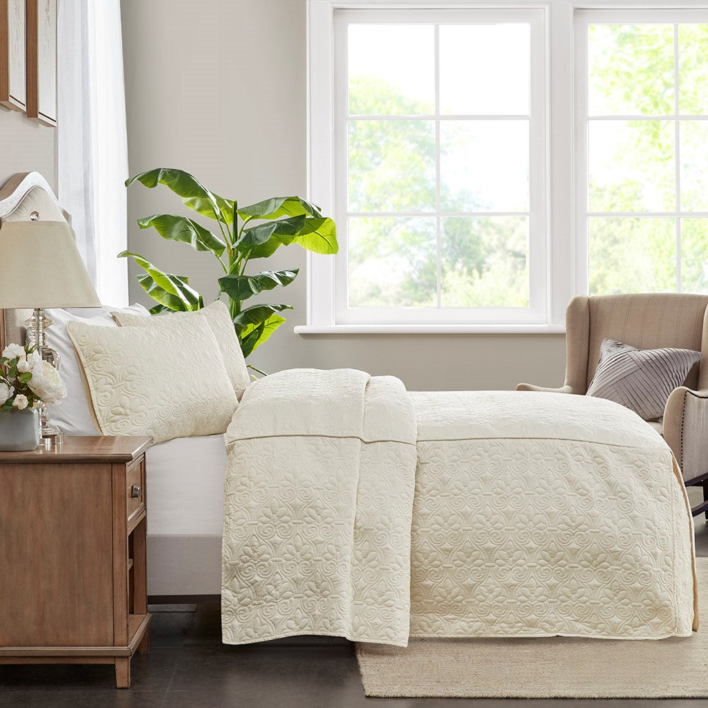 3 Piece Split Corner Pleated Quilted Bedspread