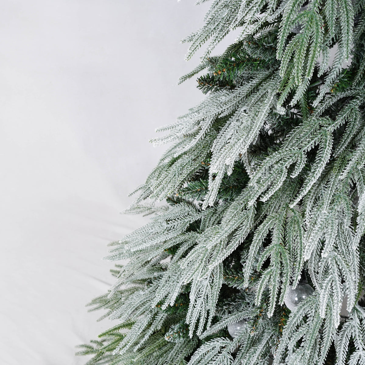 5FT Pre-Lit Spruce Snow Flocked Christmas Tree