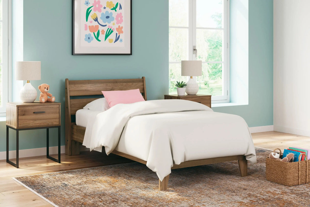 Deanlow - Platform Panel Bed - Best Buy Furniture
