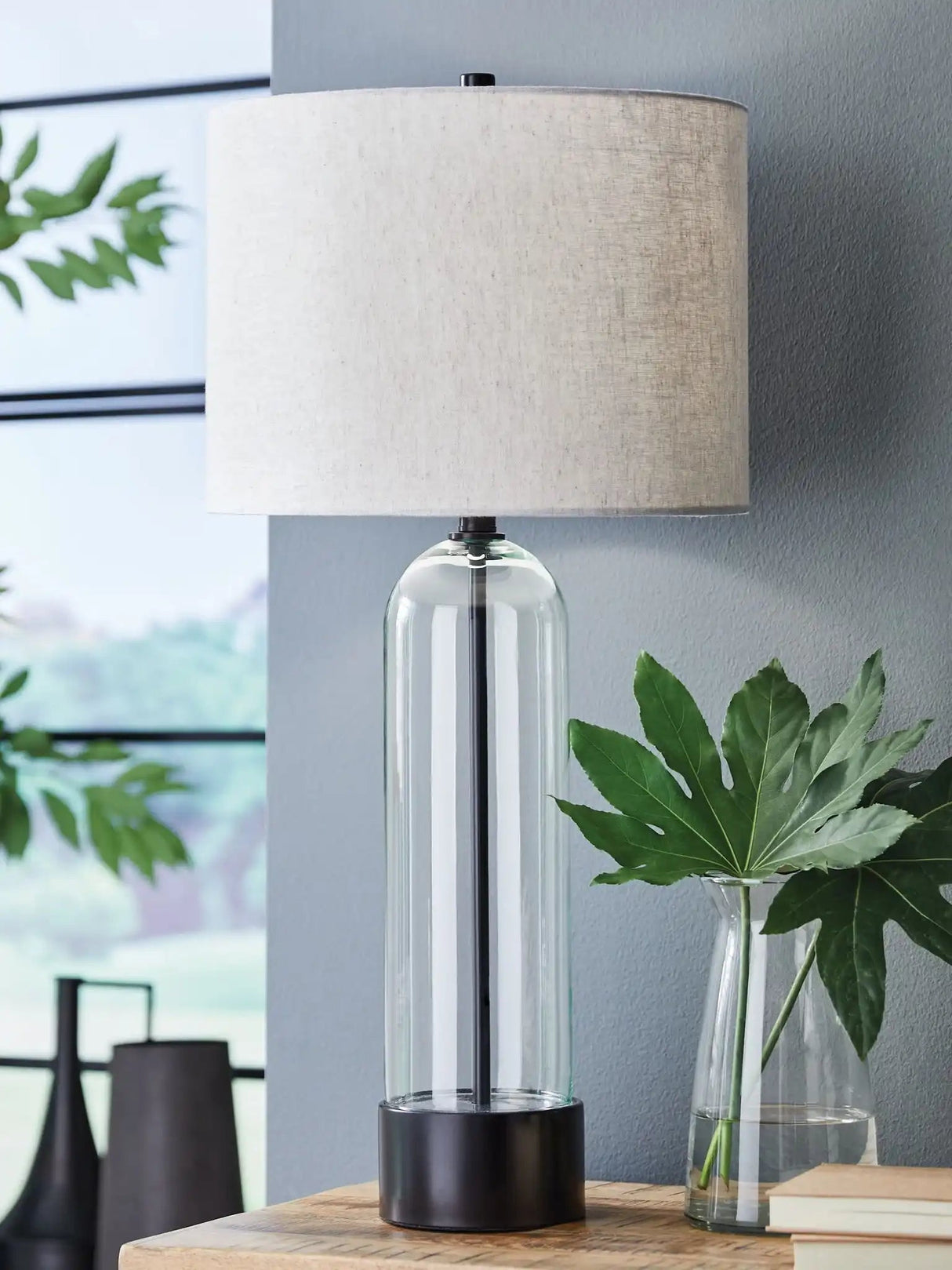 Kerrbrook - Glass Table Lamp - Clear / Black - Best Buy Furniture