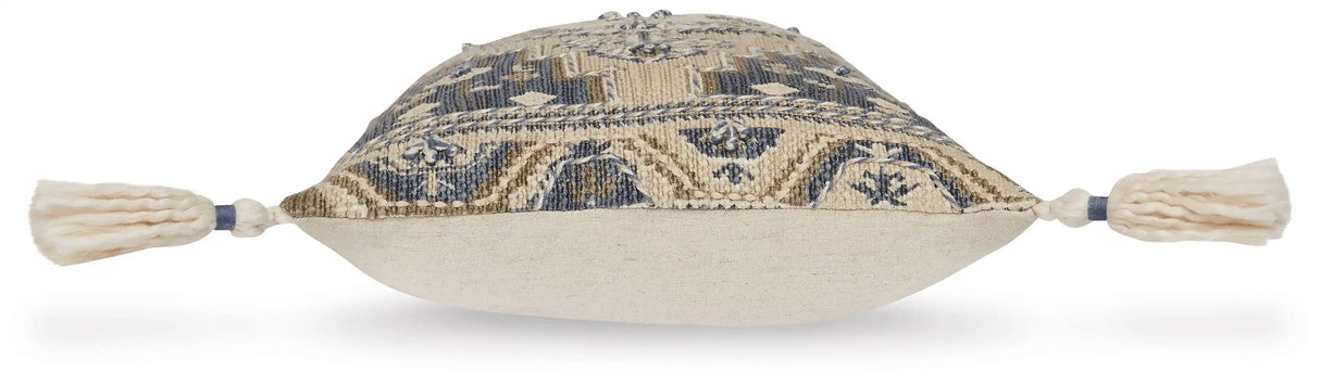 Winbury - Pillow - Best Buy Furniture