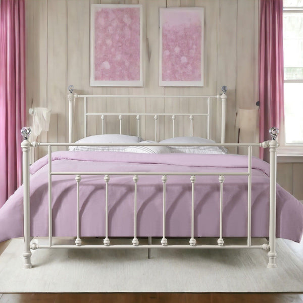 Comet Bed with Elegant Spindle Design