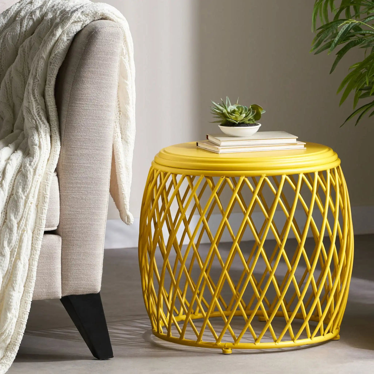 Alamera - Side Table - Best Buy Furniture