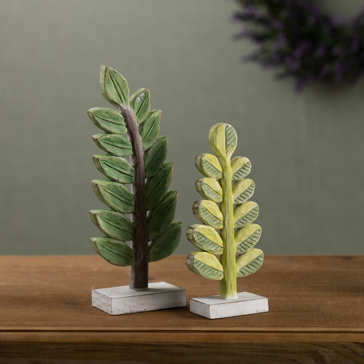 Carved leaf decor (set of 2)