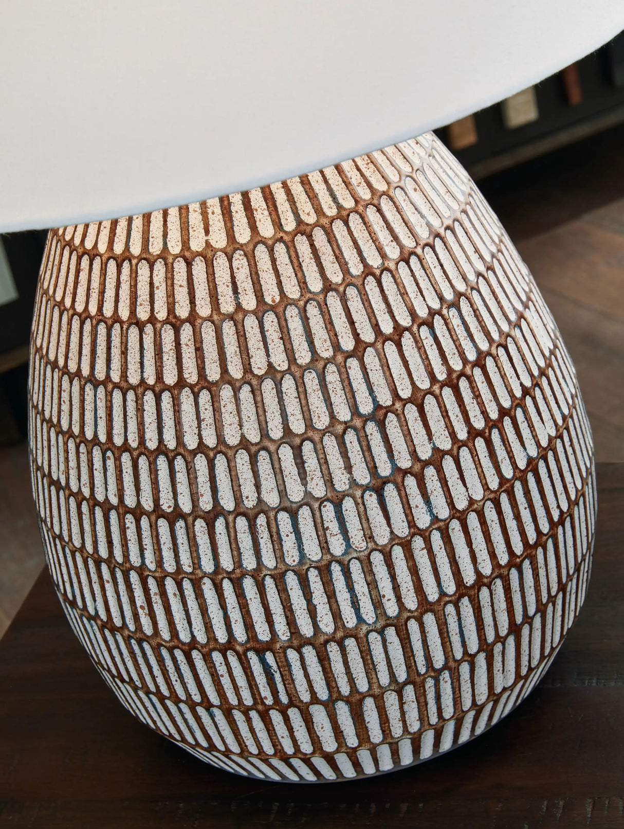 Darrich - Metal Table Lamp - Beige / White - Best Buy Furniture