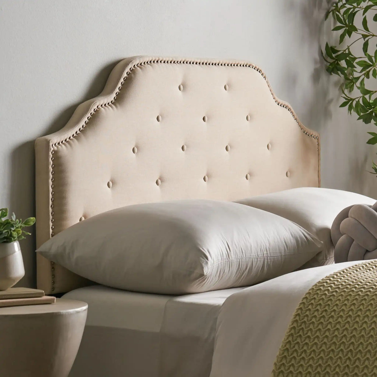 Luella - Button Tufted Upholstered Headboard - Best Buy Furniture