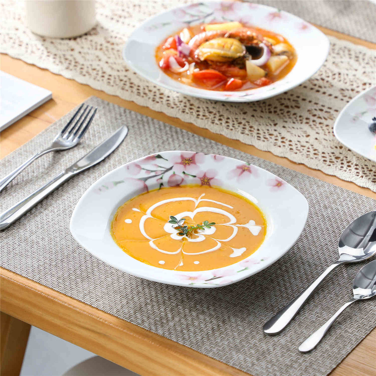 Annie 24 Piece Dinnerware Set for 6