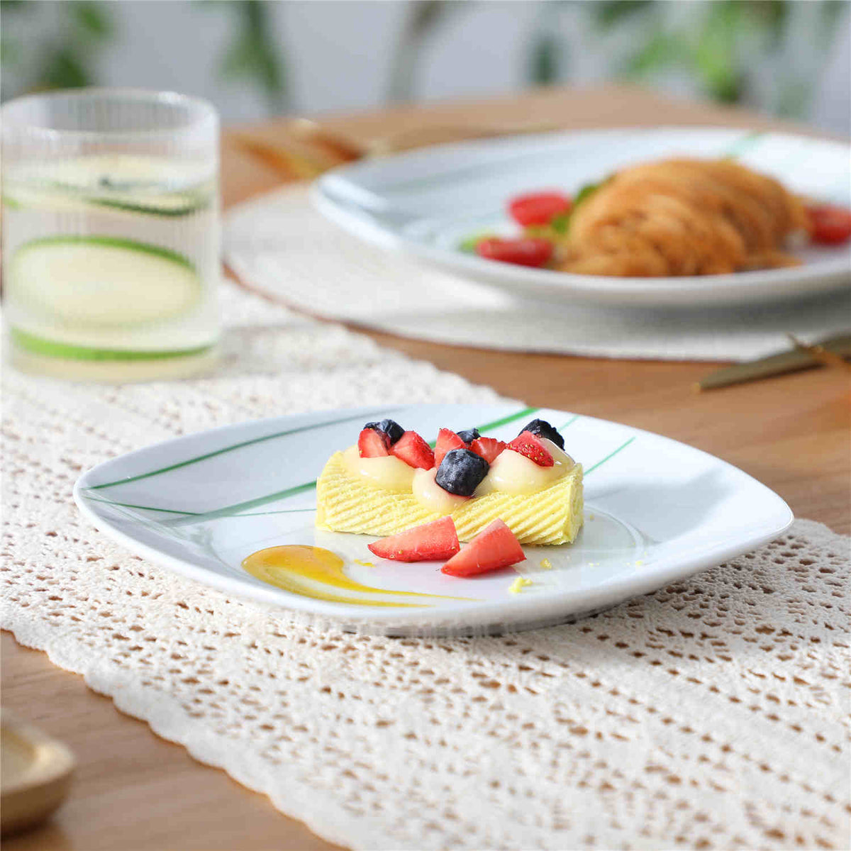 Aviva 30 Piece Dinnerware Set