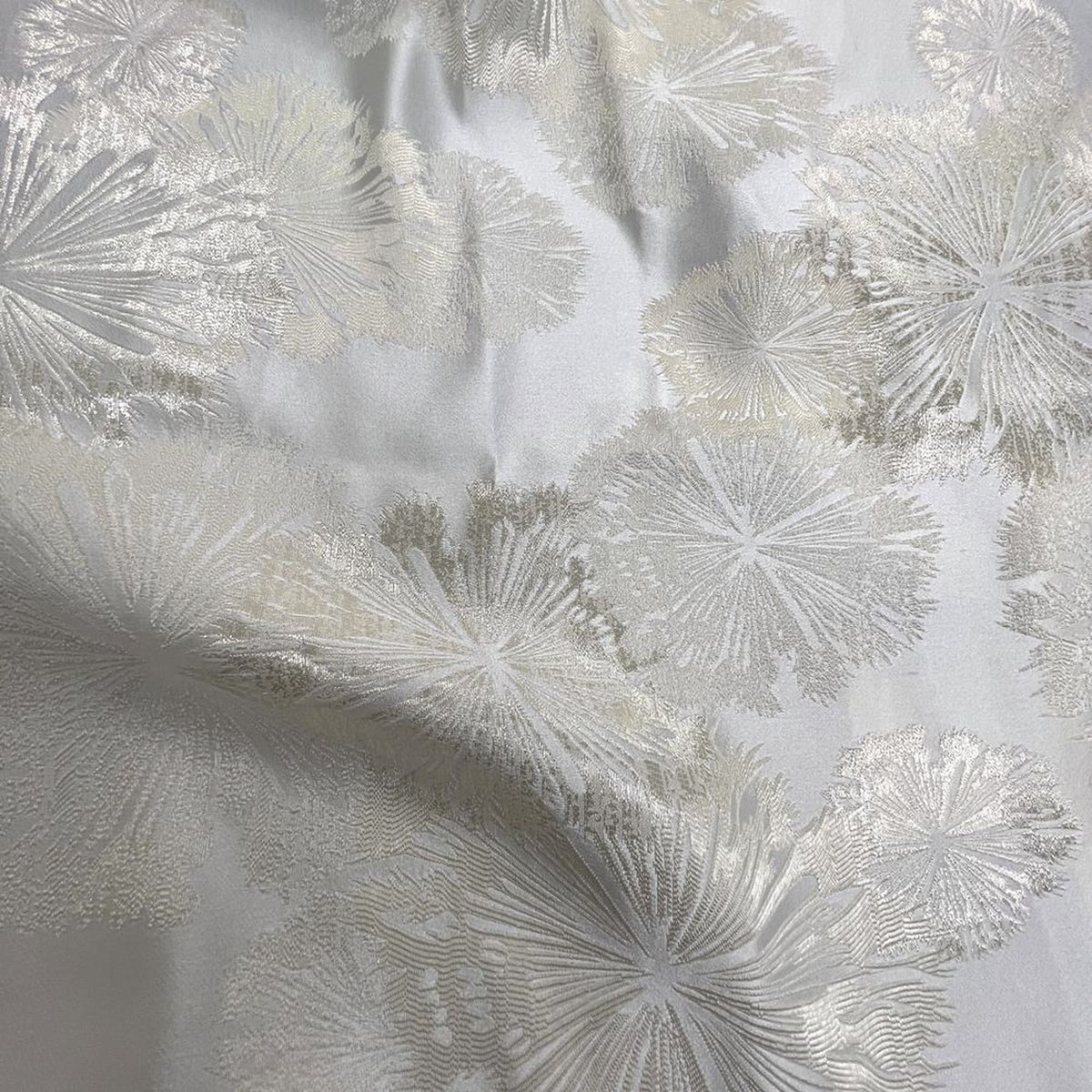 Allium Jacquard Tablecloth – Off White