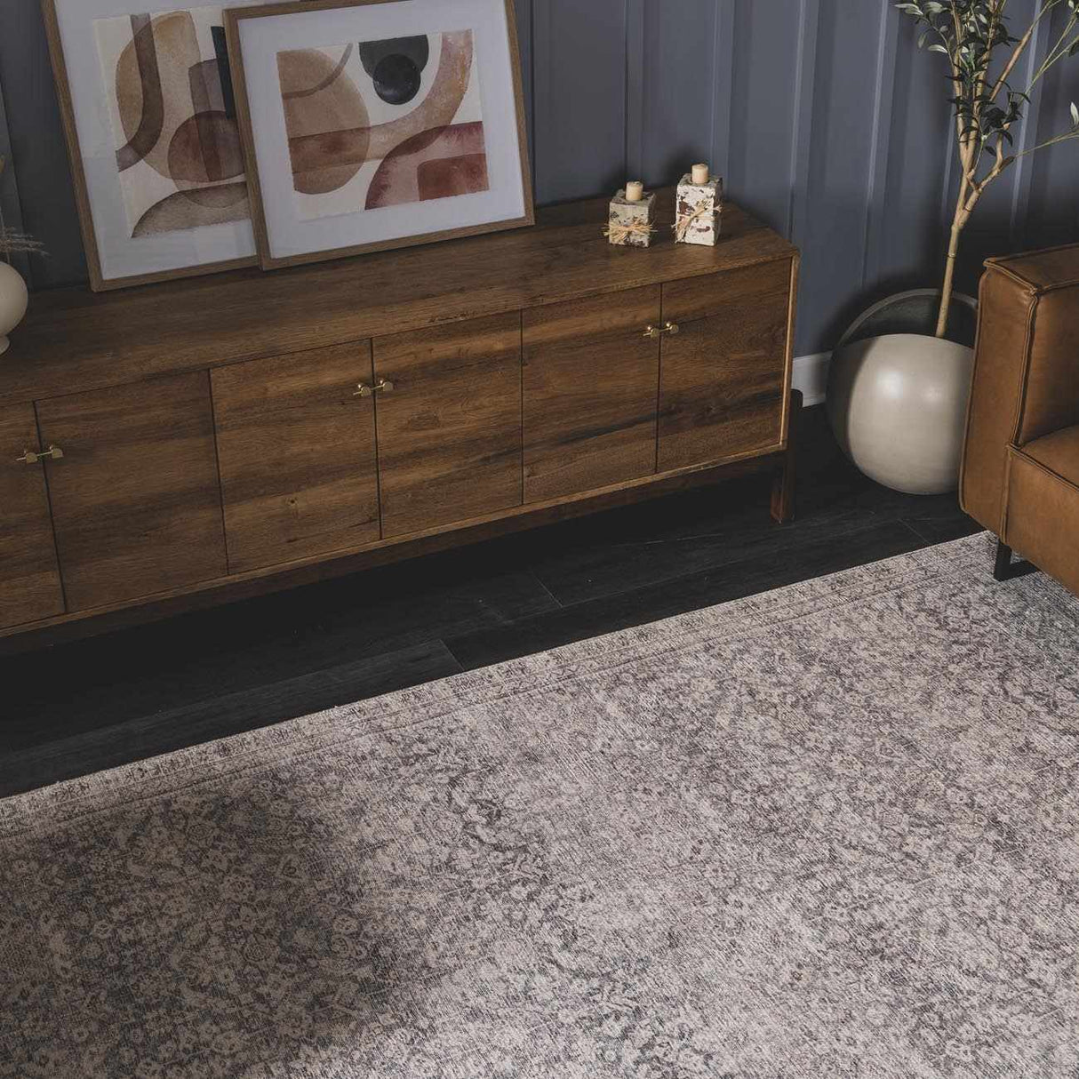 Collins Avenue IV Vintage Damask Area Rug