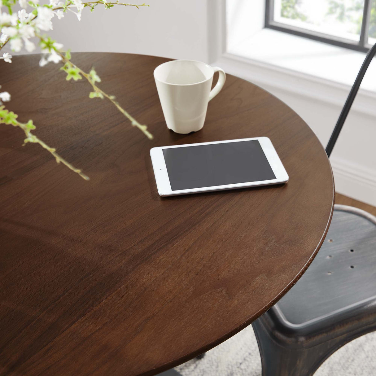 Lippa 36" Round Wood Dining Table by Modway