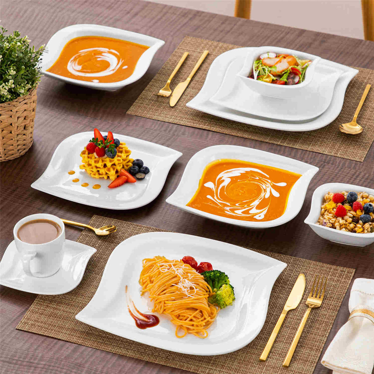 Elvira 36 Piece Dinnerware Set