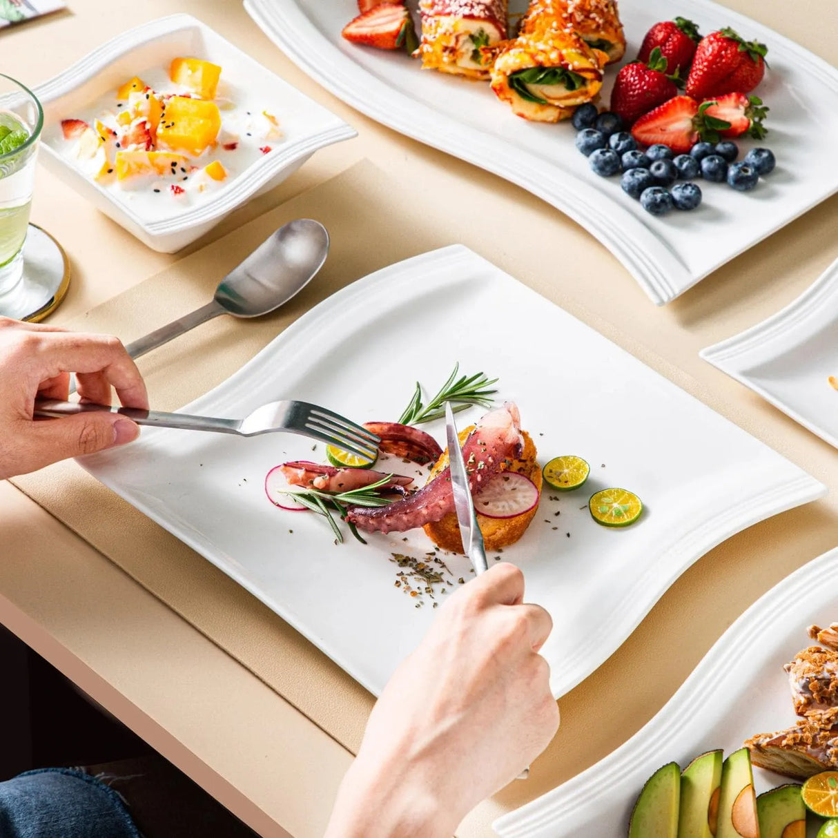 Flora 26 Piece Dinnerware Set for 6