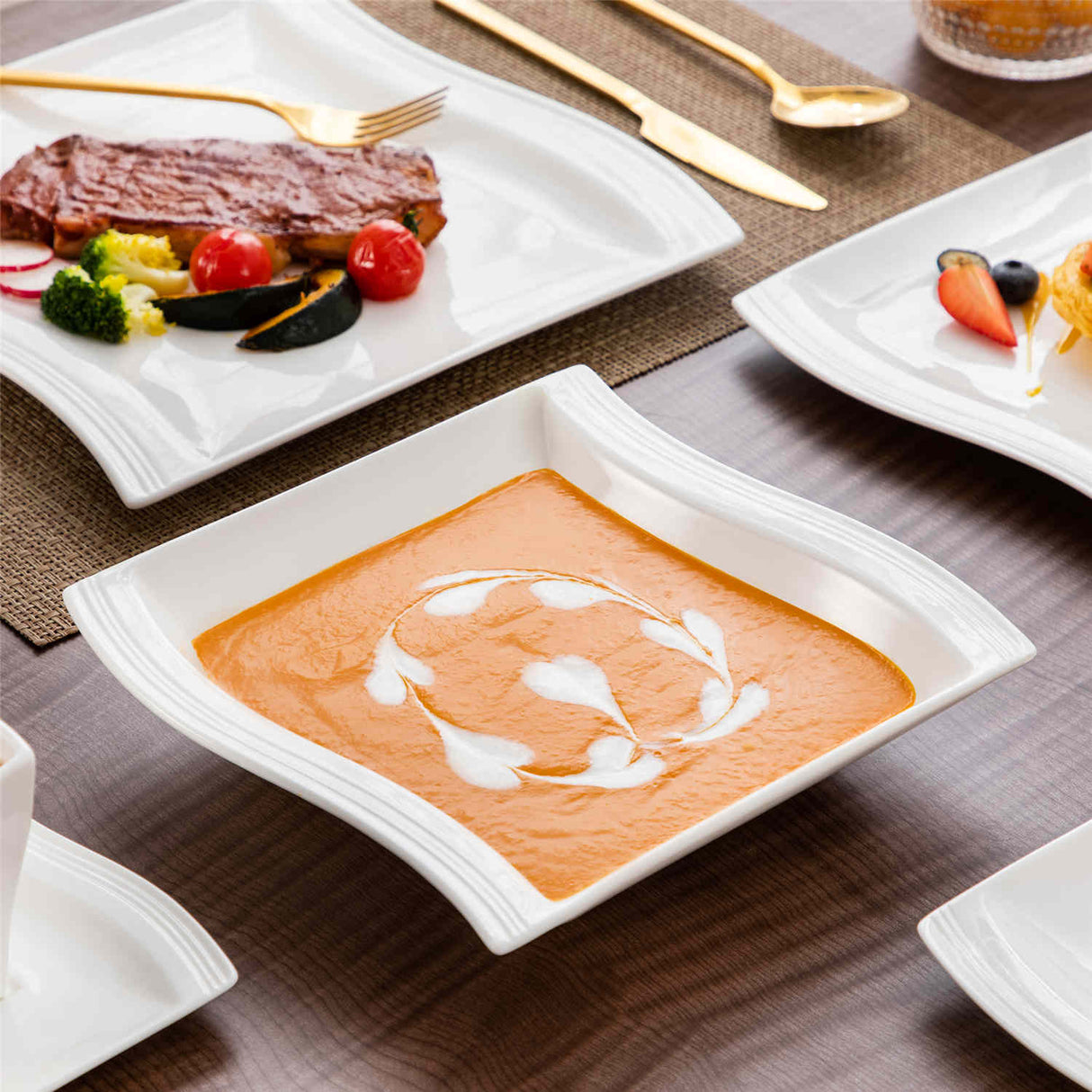 Flora 36 Piece Dinnerware Set