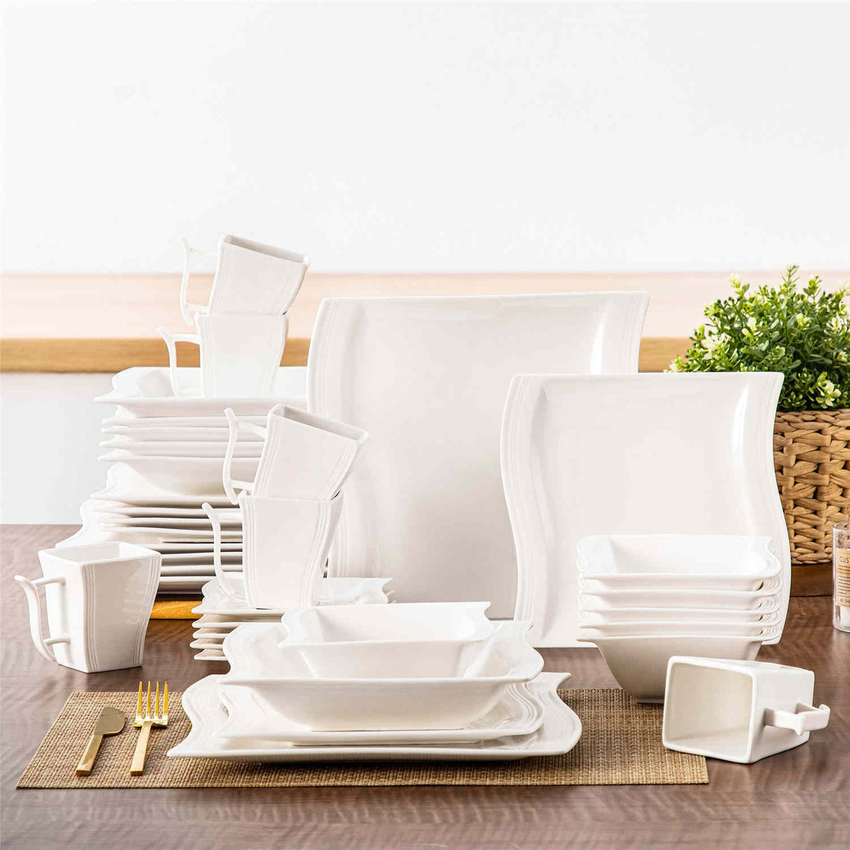 Flora 36 Piece Dinnerware Set