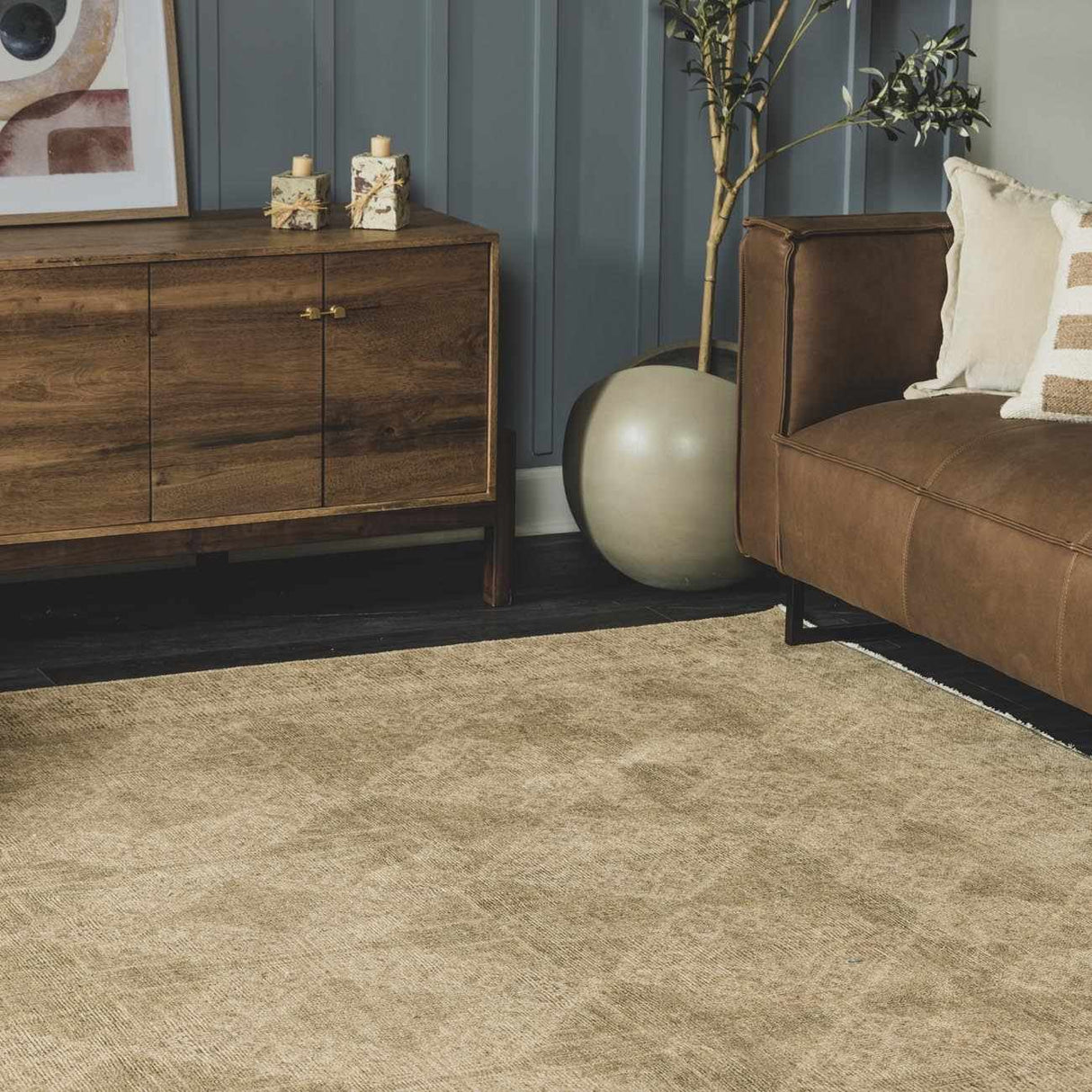 Fetscher IV Vintage Damask Area Rug