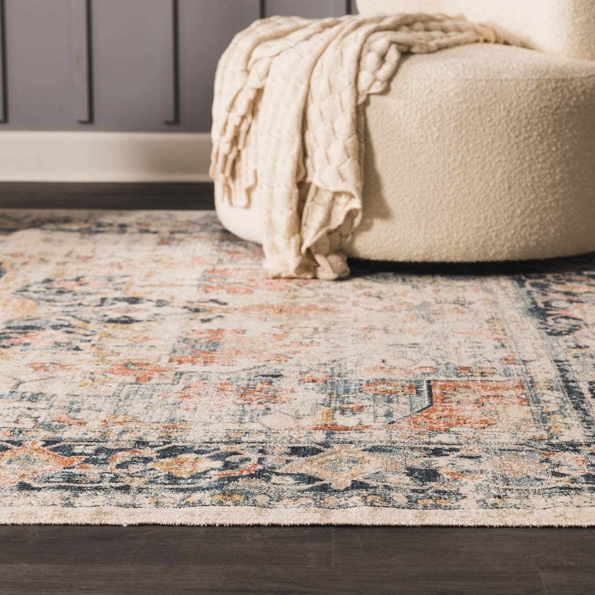 Dorval Traditional Rug