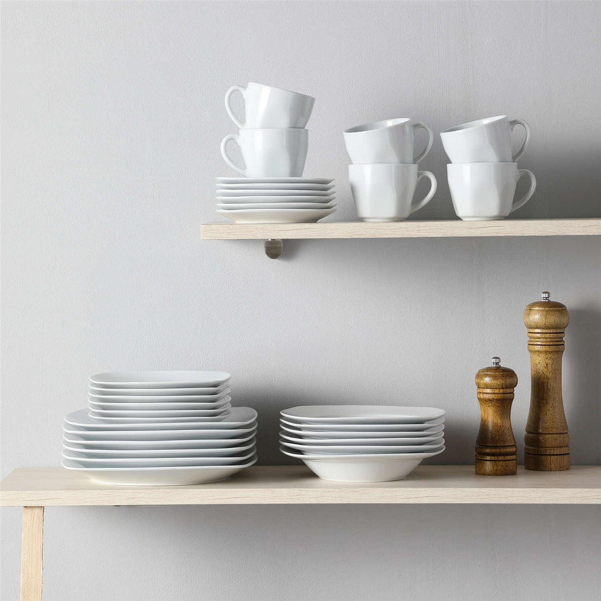 Julia 30 Piece Dinnerware Set