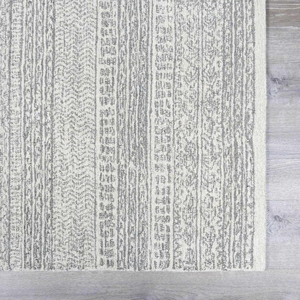 Kinmundy Tufted Maroc Wool Rug