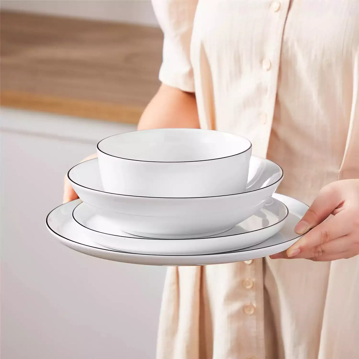 Lexi 16 Piece Dinnerware Set