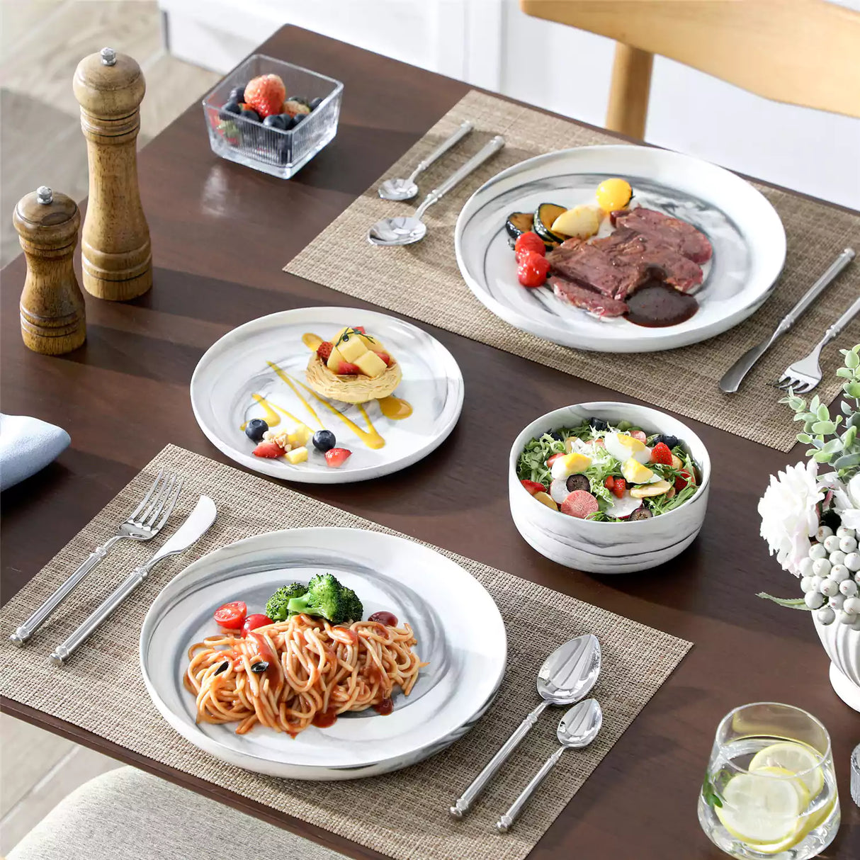 Luna 24 Piece Dinnerware Set for 8
