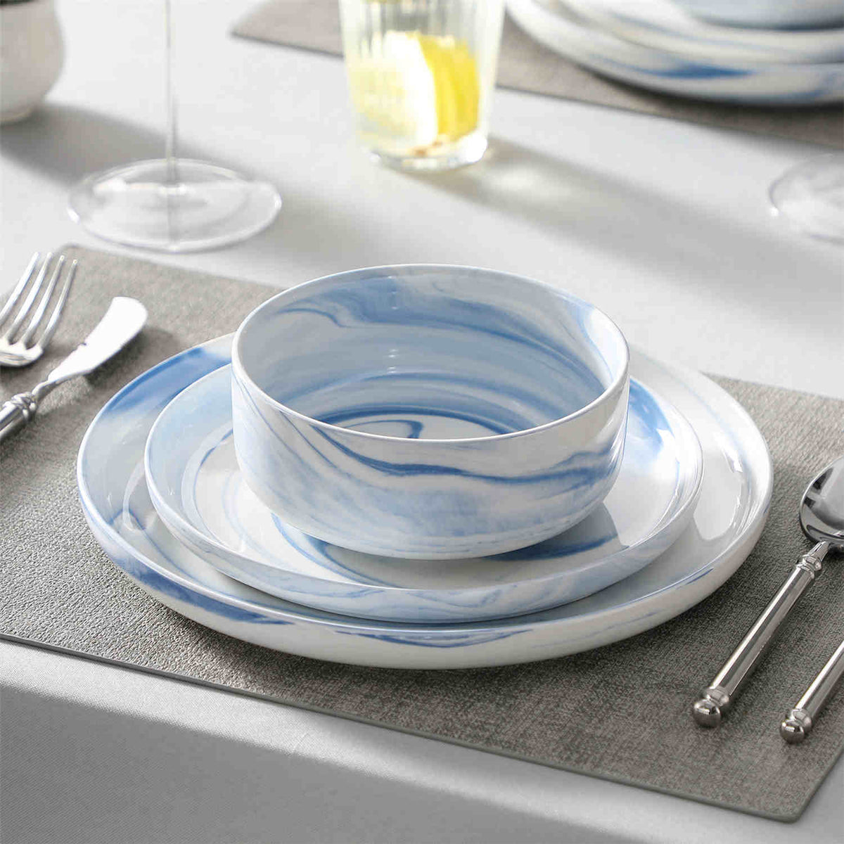 Luna Marble Pink 18 Piece Dinnerware Set